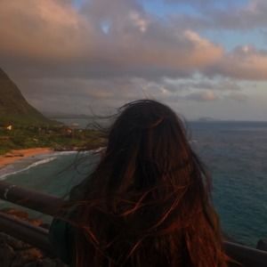 Meet your Posher, Iris